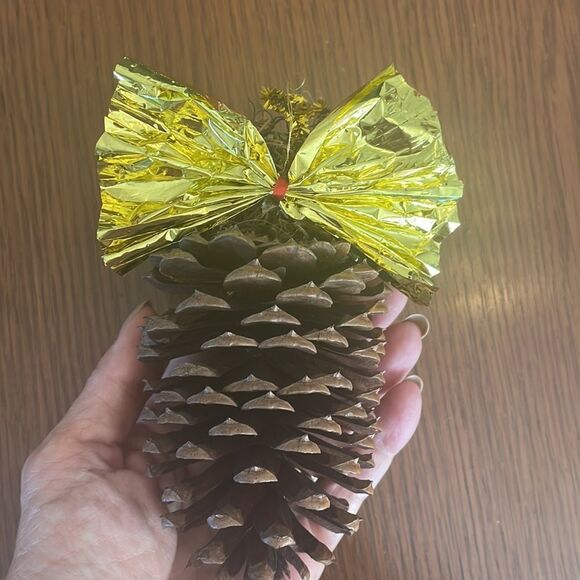 Fun & kitschy pine cone singing angel Christmas ornament with gold wings & halo - Picture 4 of 6